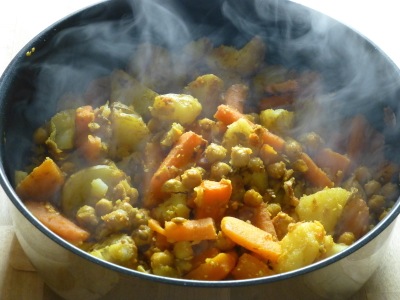 Stir-fry of carrots, potatoes and chickpeas